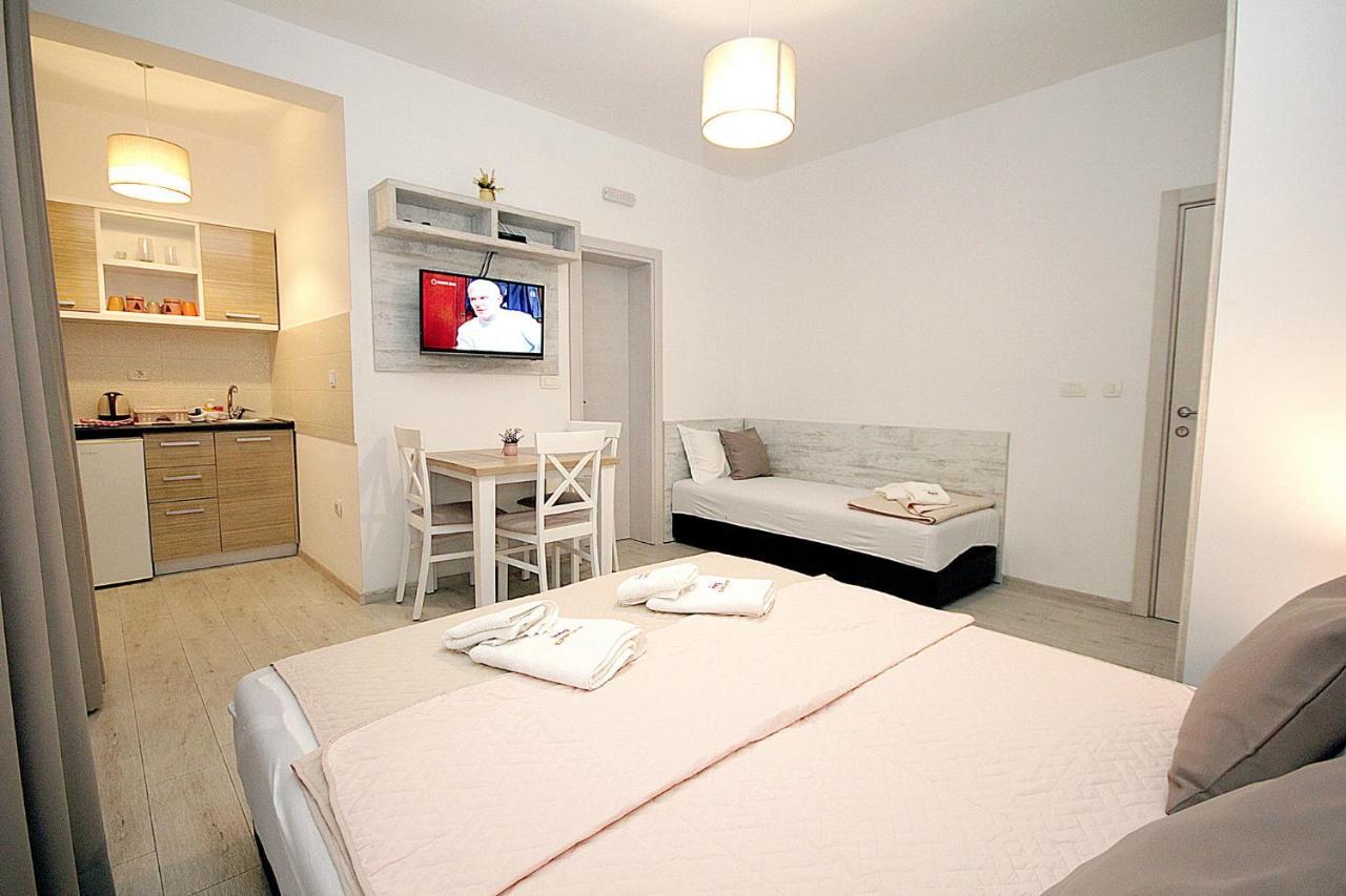 Apartments Saric Bar Exterior photo